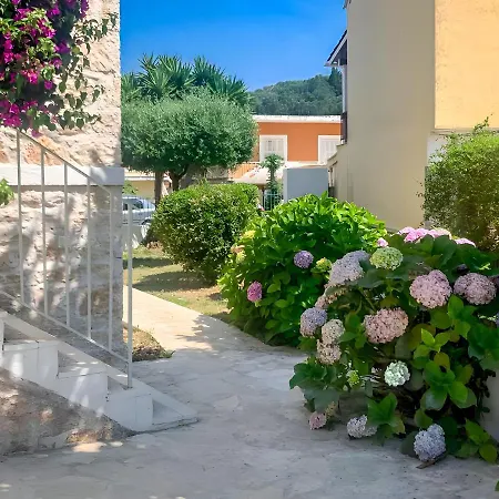 Hortensia House Villa *