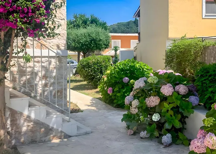 Hortensia House By Whitedream Villa *